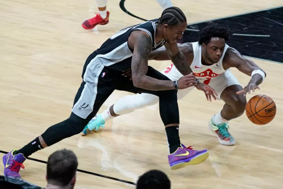 展现出其卓 展现出其卓